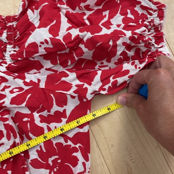 NWT AAKAA Red and White drop sleeve Smocked Crop Blouse Large floral - Picture 8 of 9